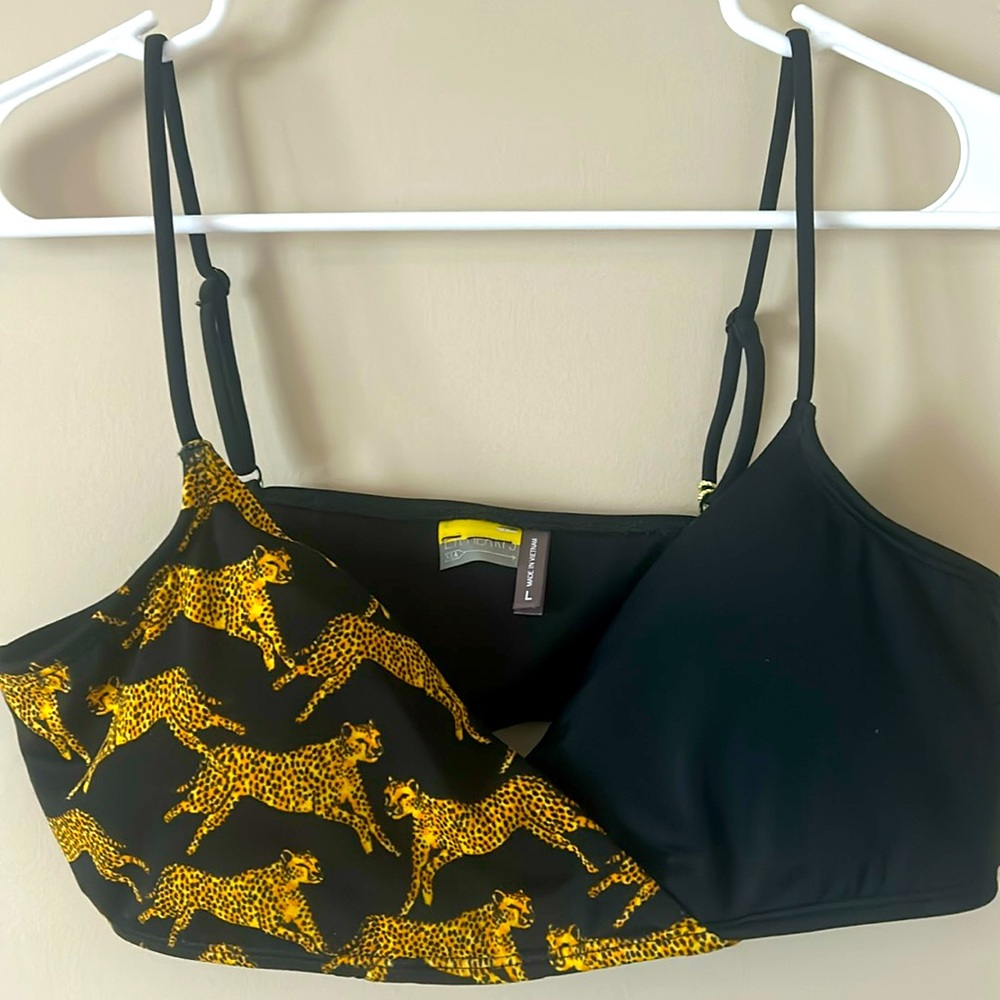 La Hearts bikini top NWT